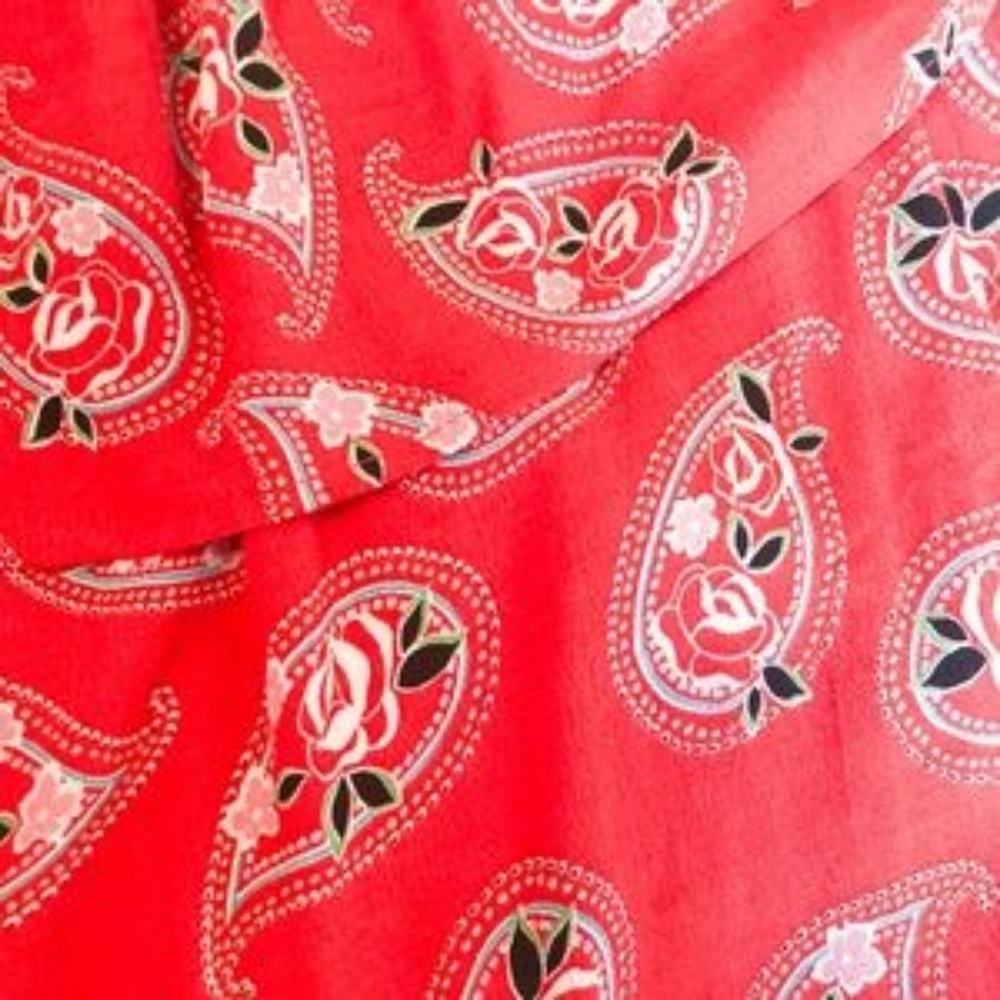 ✨HP✨ Off the Shoulder Paisley Shirt - Picture 2 of 3